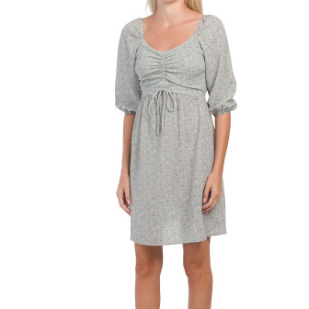 Green patterned dress floral sleeves